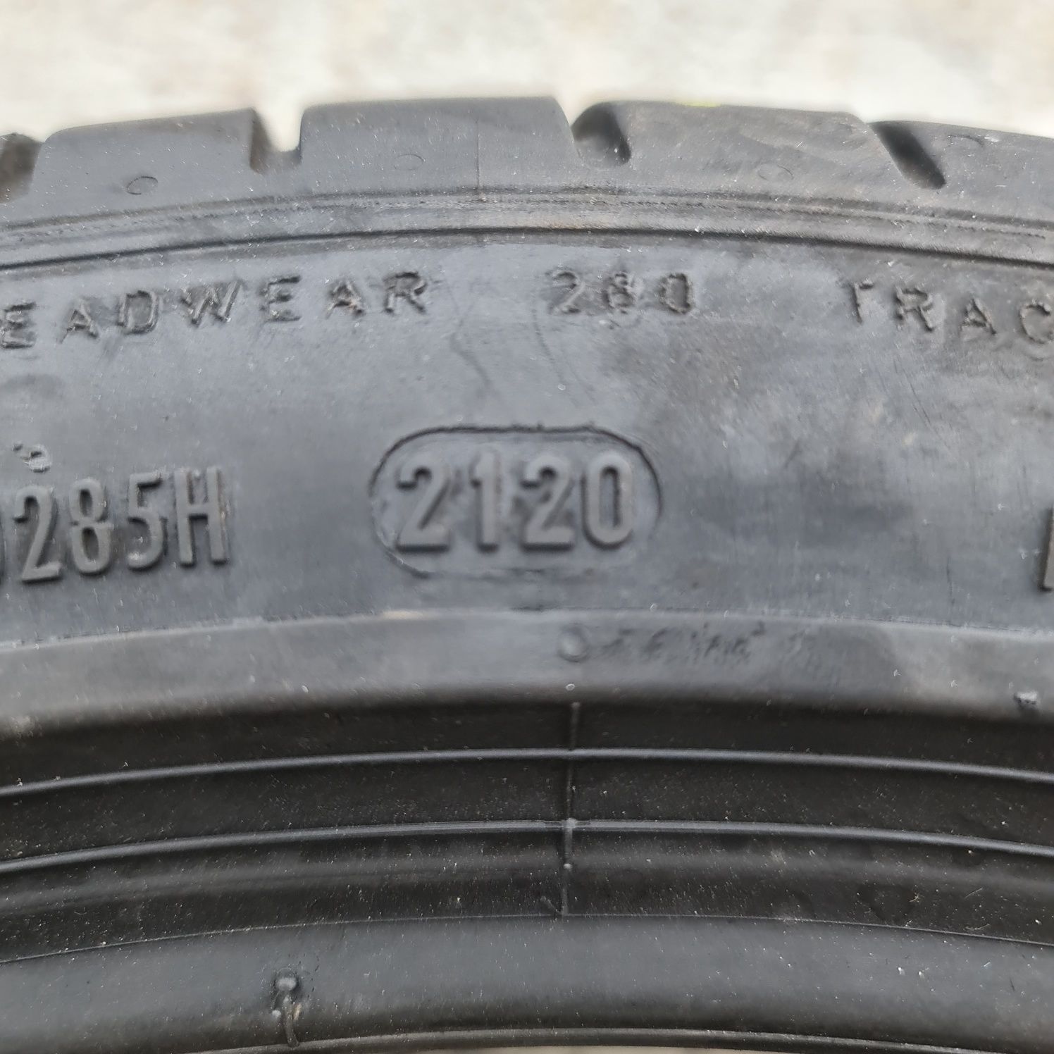 Vind  o anvelopa de vara pirelli p zero 245 40 20  dot  2120