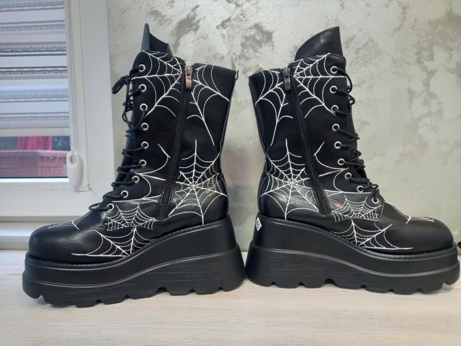 Дамски ботуши -номер 40