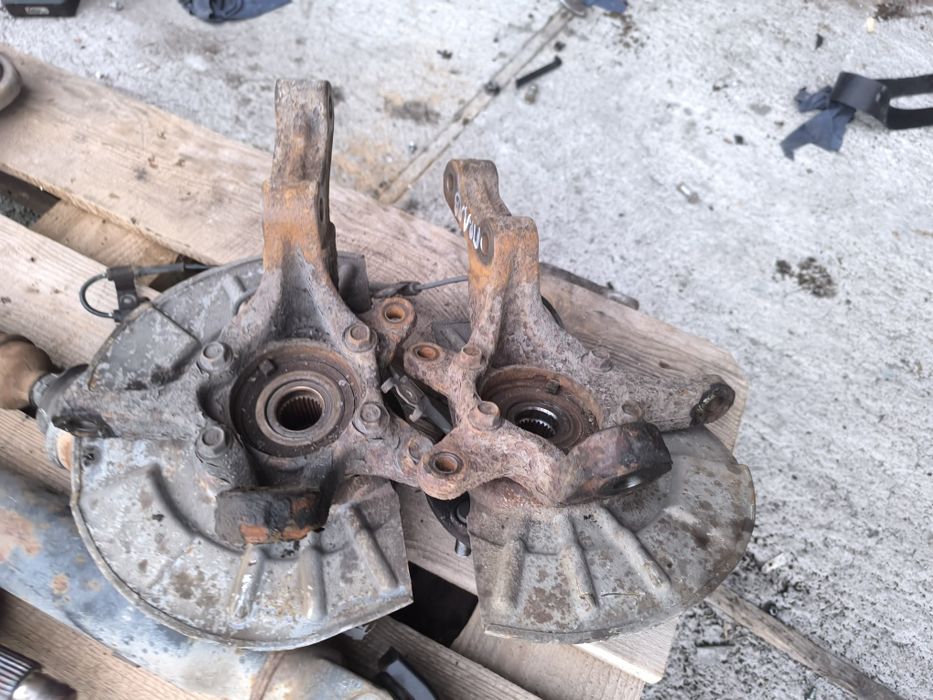 Преден шенкел с главина