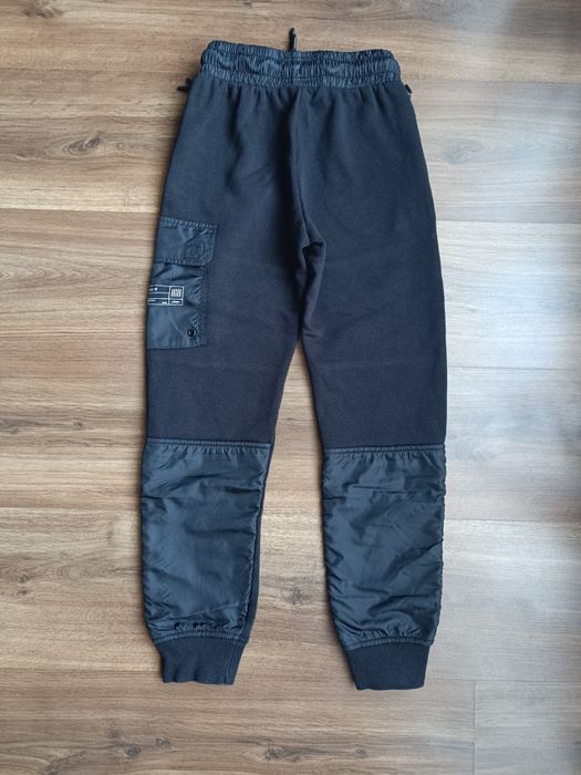 Есенно олекотено черно Яке Reserved,спортни долнища Primark, Decathlon