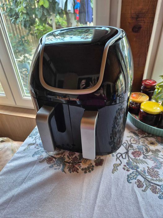 Friteuza cu aer cald Russell Hobbs, 8.5 L, 8 programe prestabilite