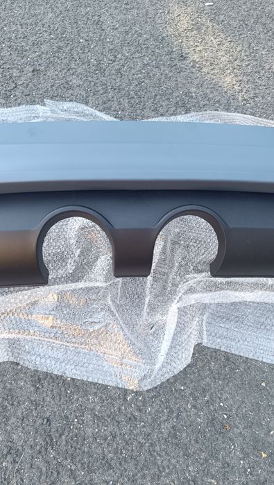 НОВА Тунинг добавка (Дифузьор) за задна броня – R32 стил за VW Golf V