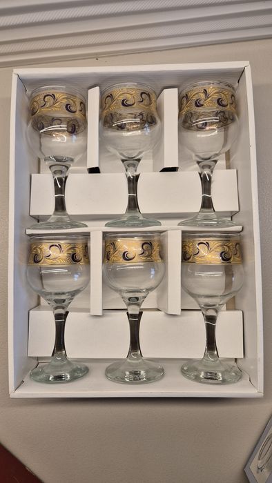 Set 6 pahare cu picior