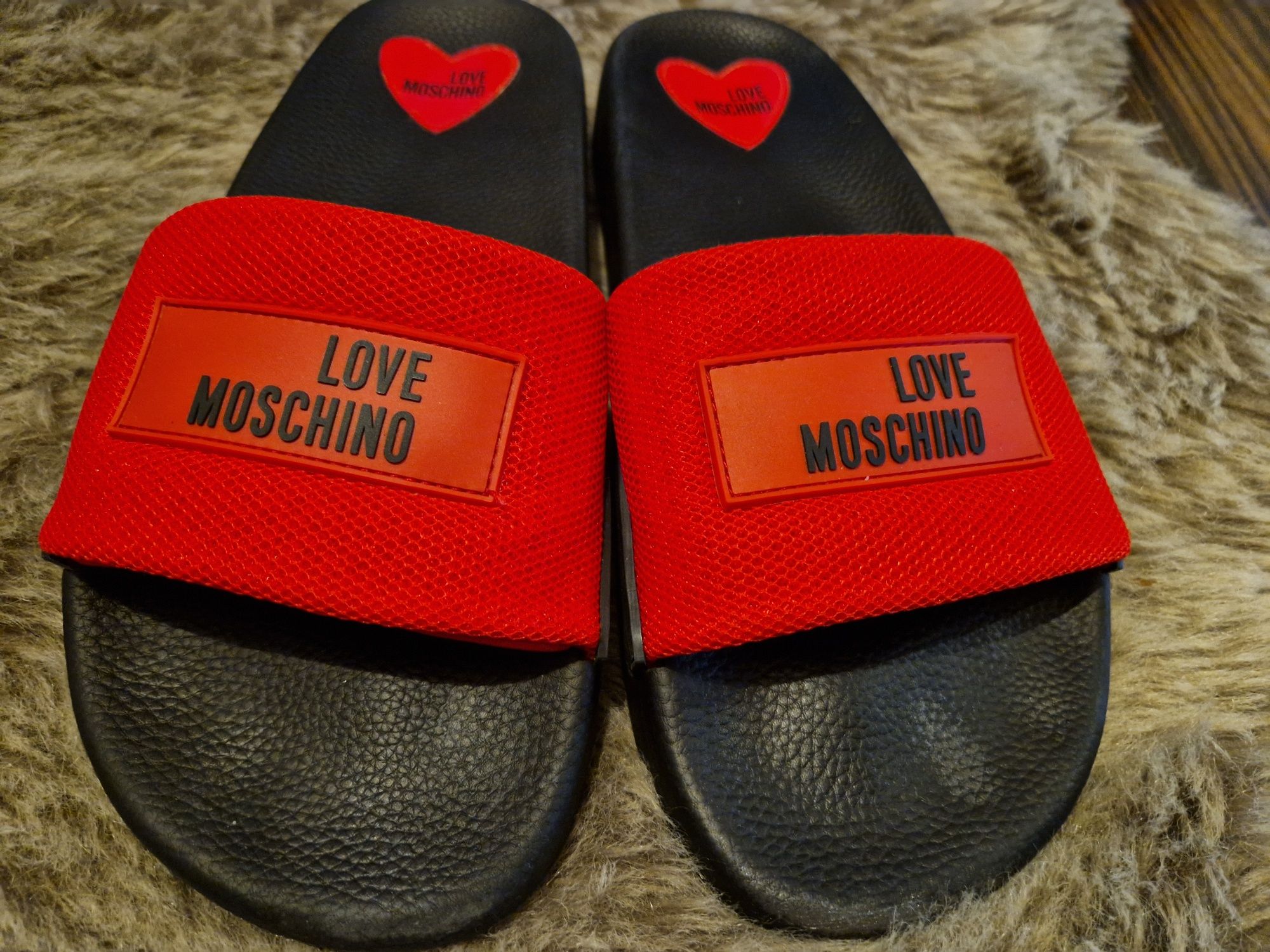 Slapi Moschino mărimea 41