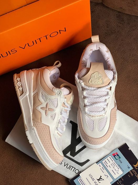 Adidași Louis Vuitton damă