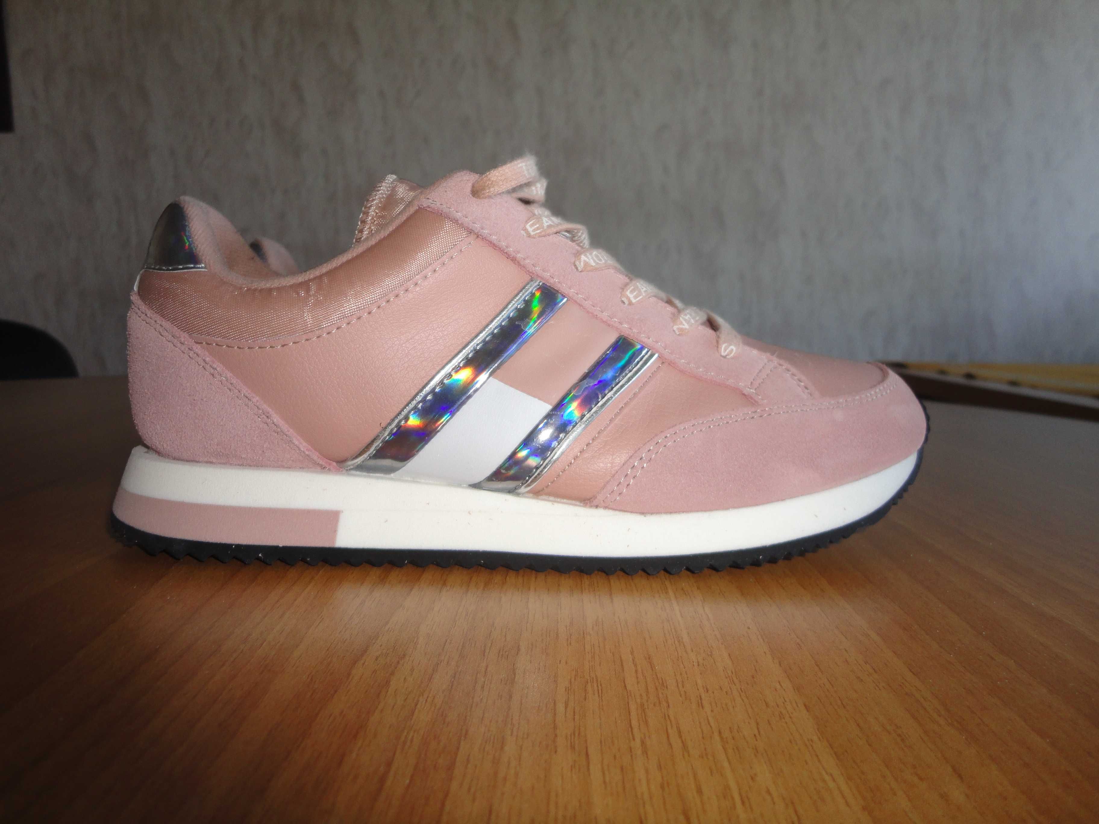 N37,5 Tommy Hilfiger/оригинални дамски маратонки
