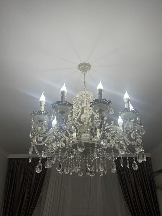 Люстра  в отличном состояний