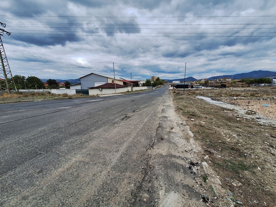 Дава се под наем парцел от 1000 кв