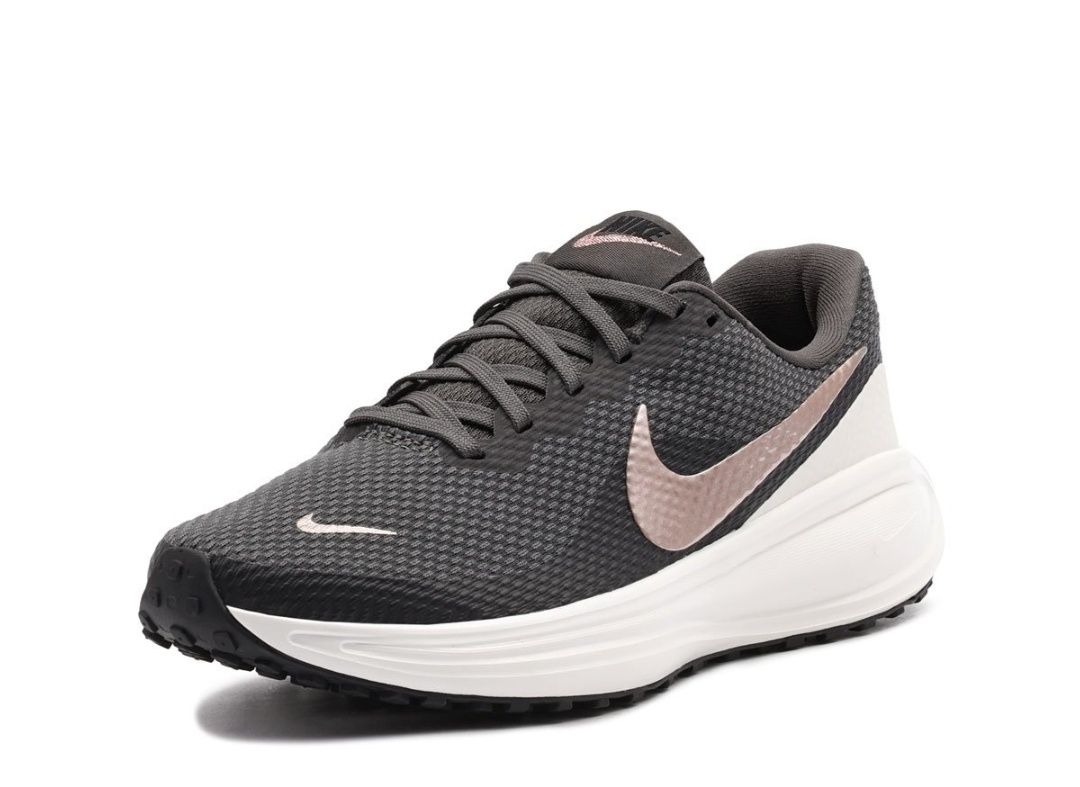 Маратонки Nike Revolution 8