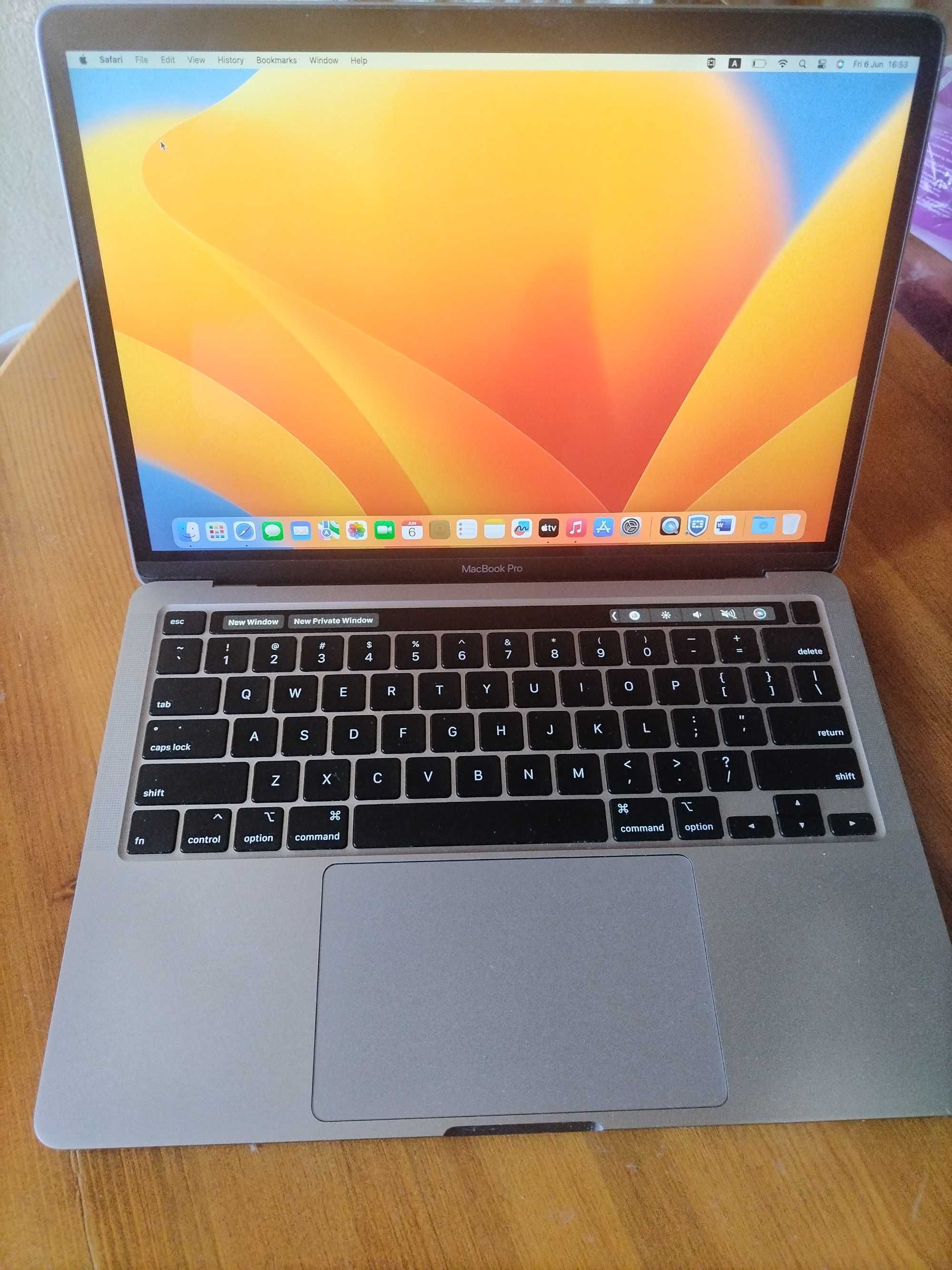 MacBook Pro Перфектен