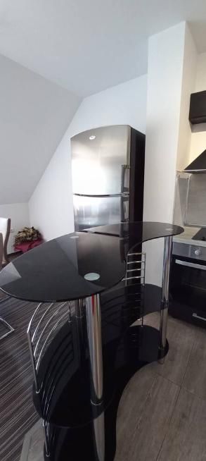 Дава се под наем Тристаен апартамент в Пловдив, Център - 90 кв.м за 600 € - Снимка #3