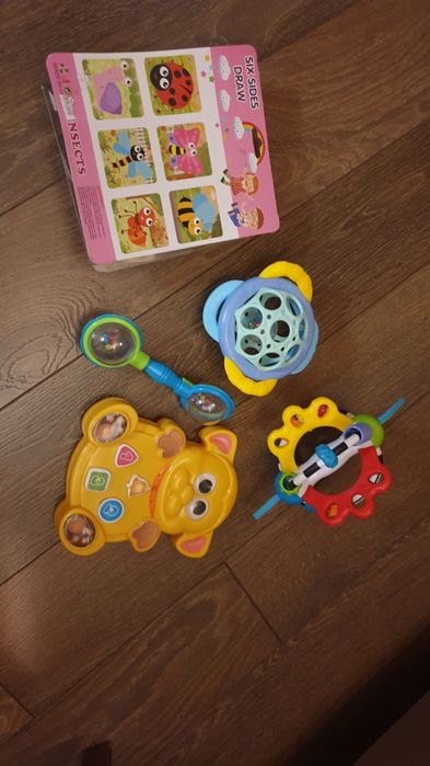 Лот играчки - кубчета-пъзел,мече, дрънкулки