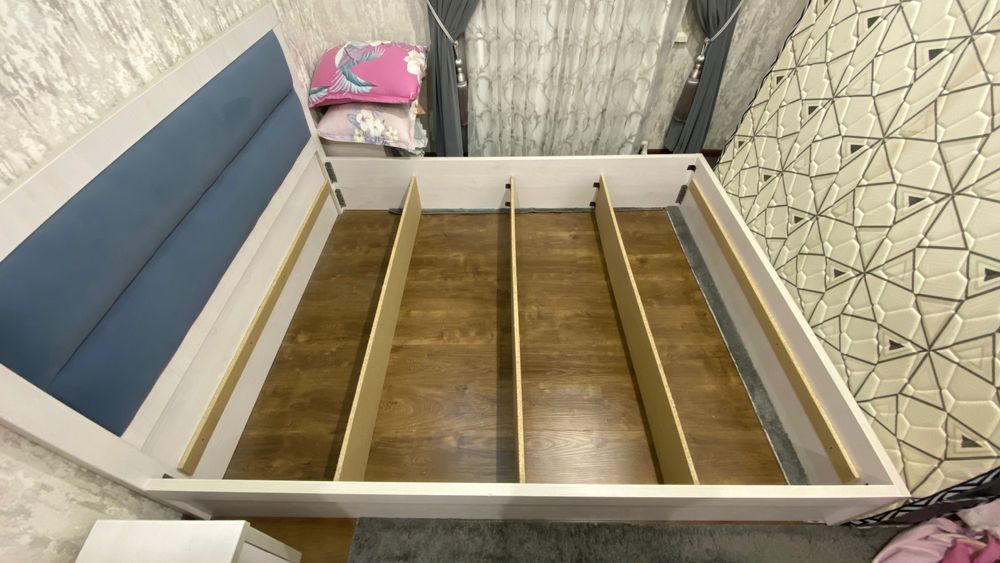 Продам двухспальную кровать