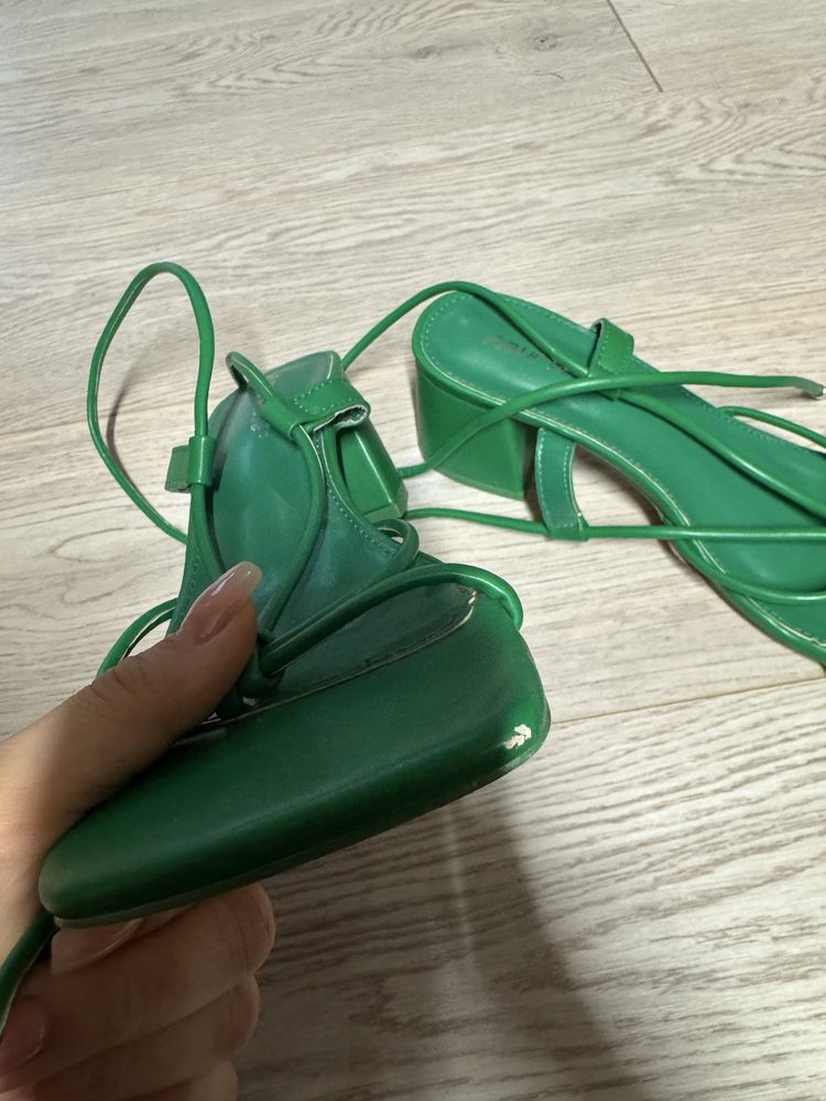 Зелени обувки Public Desire