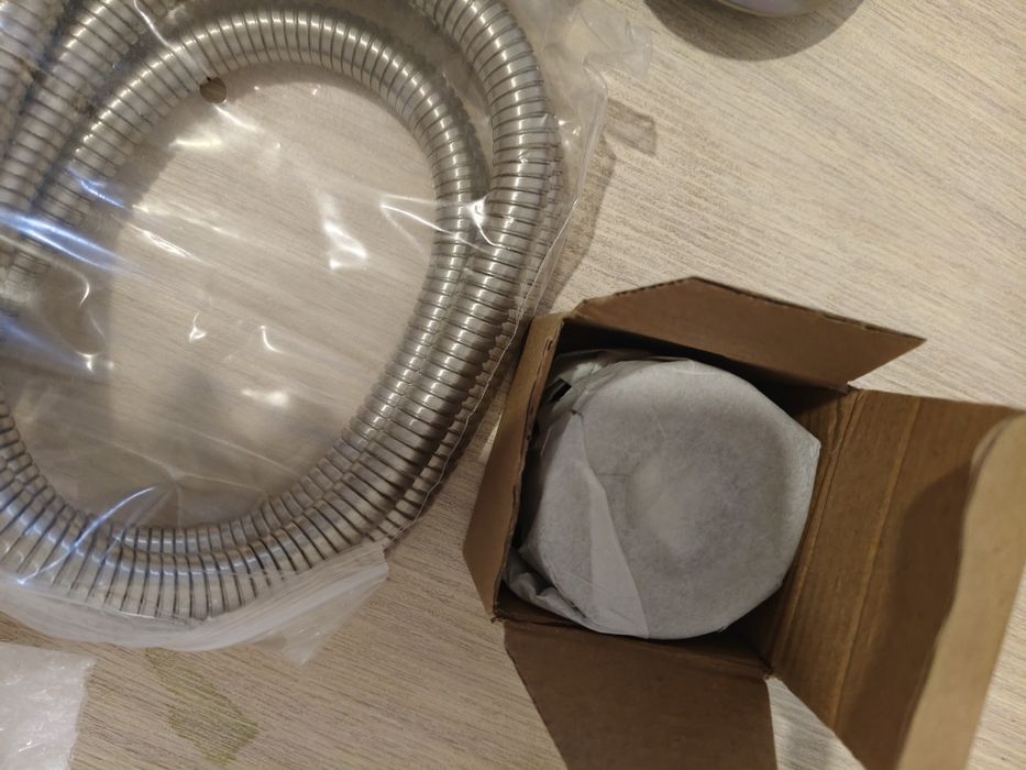 Продаётся смеситель с душем