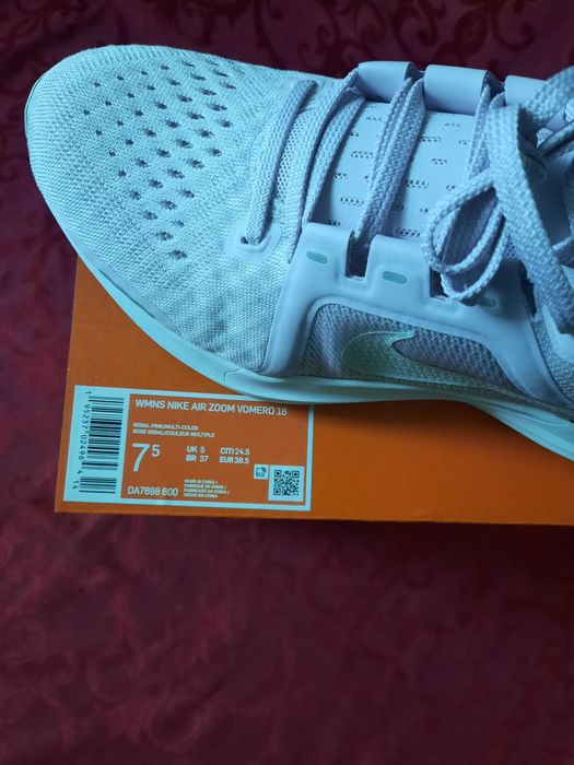 WMNS Nike Air Zoom Vomero 16