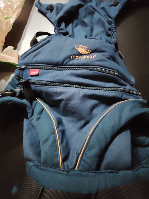 Vând marsupiu manduca xt nou