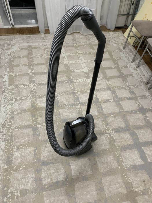 Продам пылесос LG 2000W в нормальном состоянии