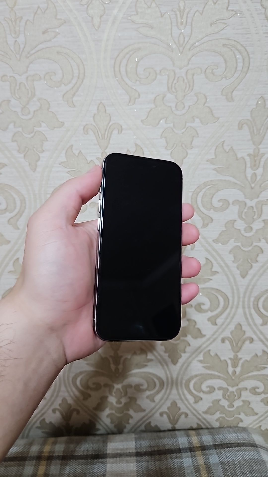 Iphone 15 pro ,256 gb sotiladi!