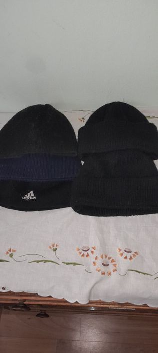 Продам мужские зимние шапки и шарфы