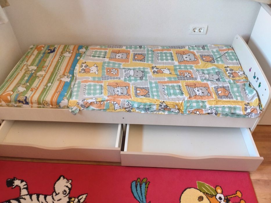 Vând pătuț copil cu saltea de cocos