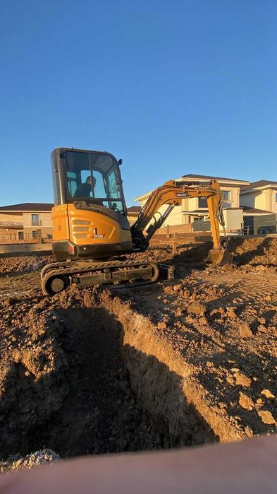 Sapaturi findatii inchiriere mini excavator