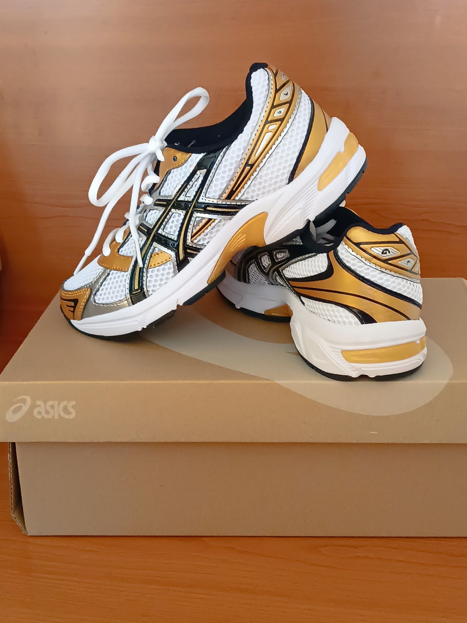 Маратонки Asics два чифта N 37 нови