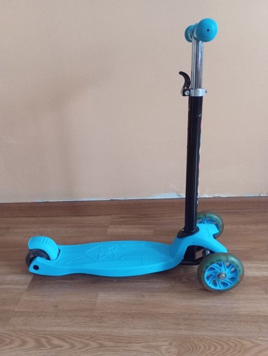 Продам детский самокат