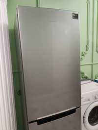Холодильник Samsung серый