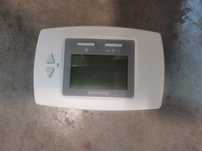 Vând termostate Honeywell