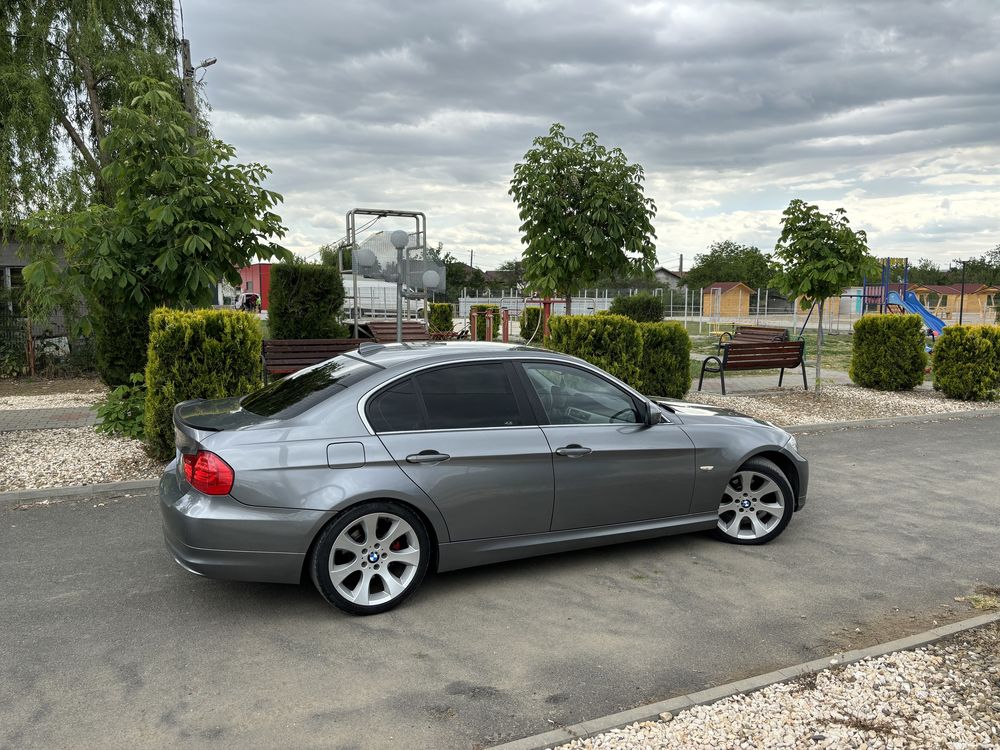 BMW E90/320D/2011