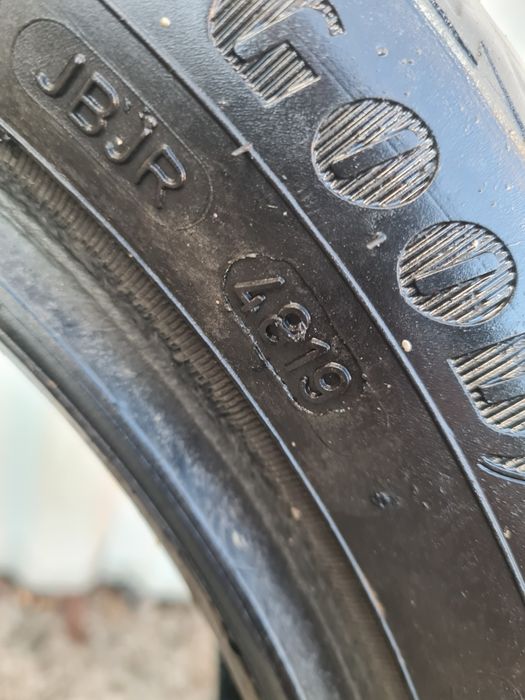2 buc Anvelope de iarna* *195/50R15*Goodyear*LICHIDARE STOC*75 Lei Buc