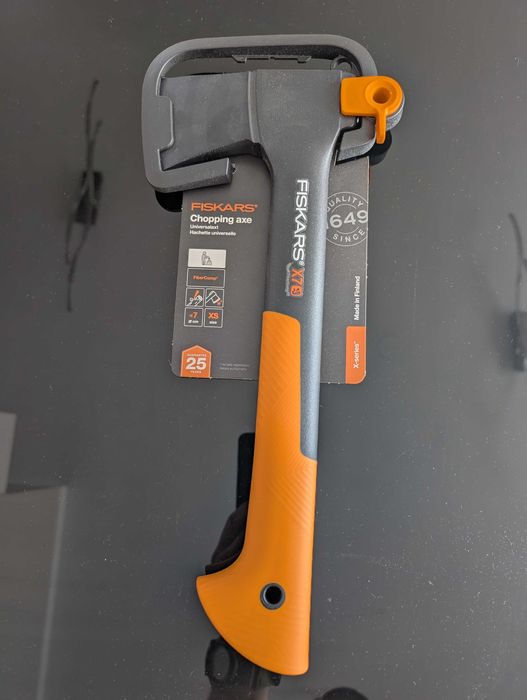 Брадва Fiskars x7
