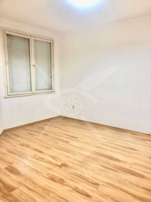 Дава се под наем Офис в Варна, ВИНС - 100 кв.м за 430 € - Снимка #2