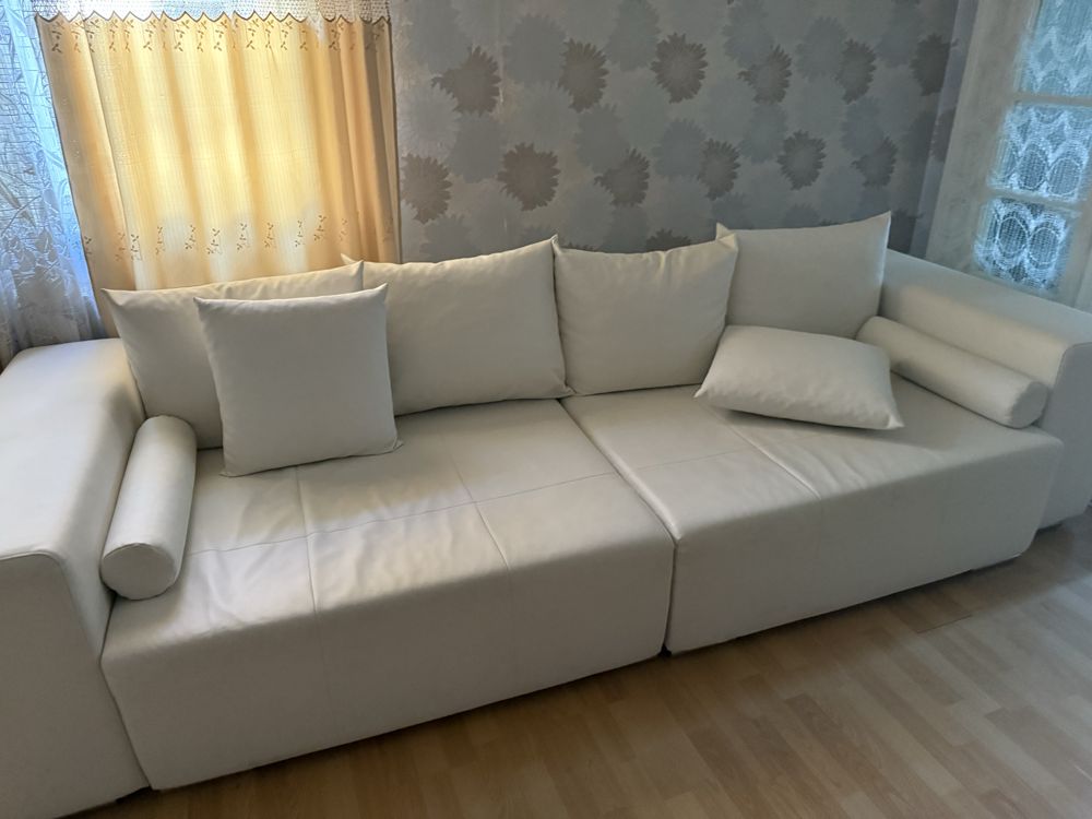 Canapea alba vanzare