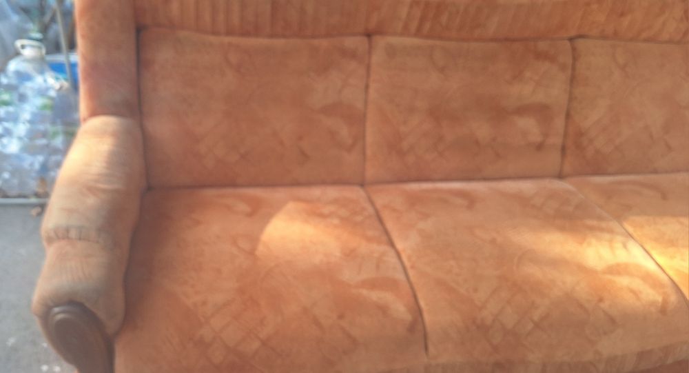 Canapea 3 locuri extensibilă