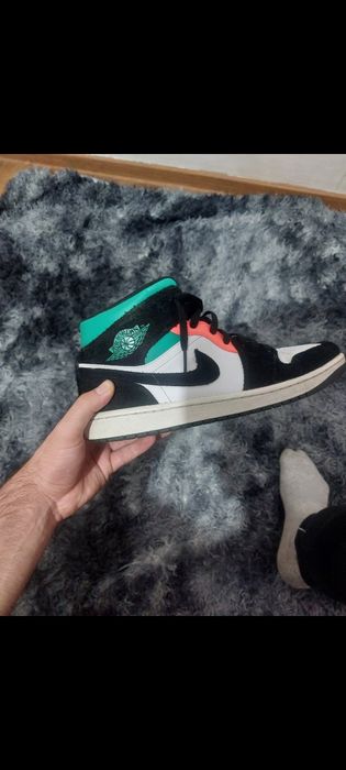 Vand Jordan 1 Mid