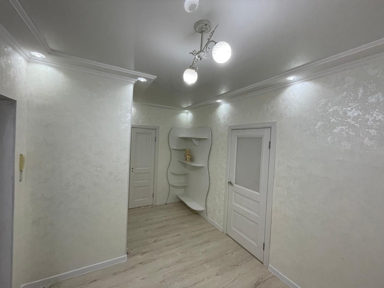 Продается 2 комнатная квартира студия в районе Момышұлы , Рахмет
