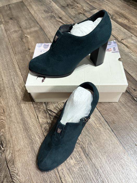 Полусапожки новые 40р