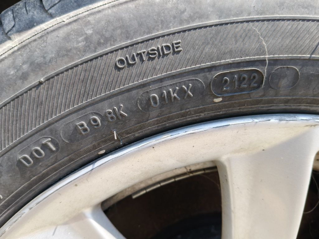 225/55/17 Michelin Defender DOT 22