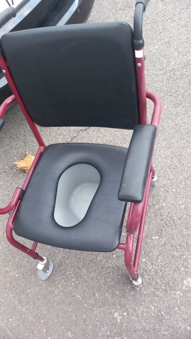 Scaun wc pentru bătrâni