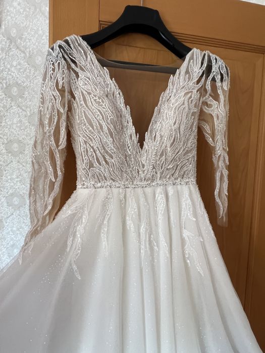 Vând Rochie de Mireasa model deosebit facut la comandă