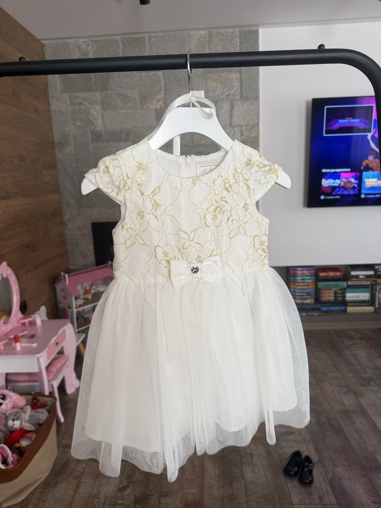 Елегантна рокля за момиче Guess