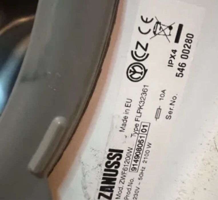 Пералня Zanussi, 6 кг, А+, за смяна на лагер, 20 лв