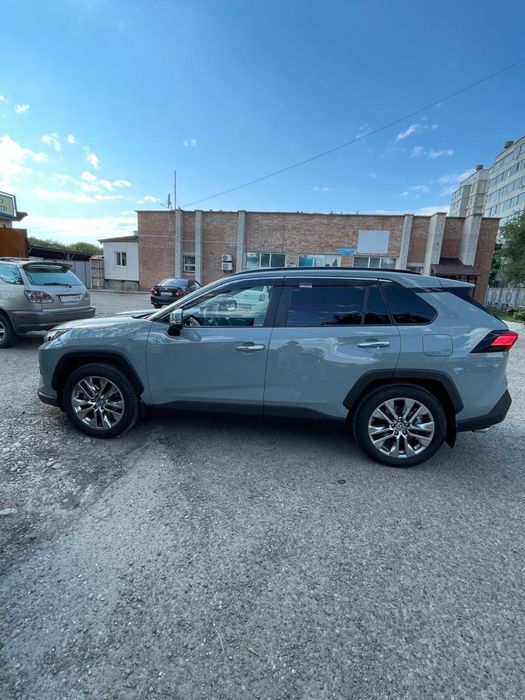Продам Toyota RAV 4 2024 г.в.