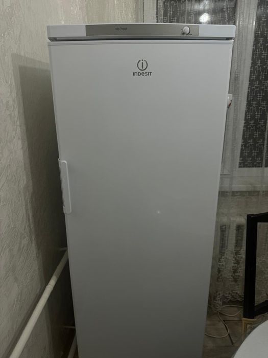 Продам морозильник