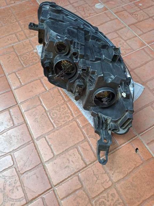 Far stanga Peugeot 301 an 2017-2021 original Europa
