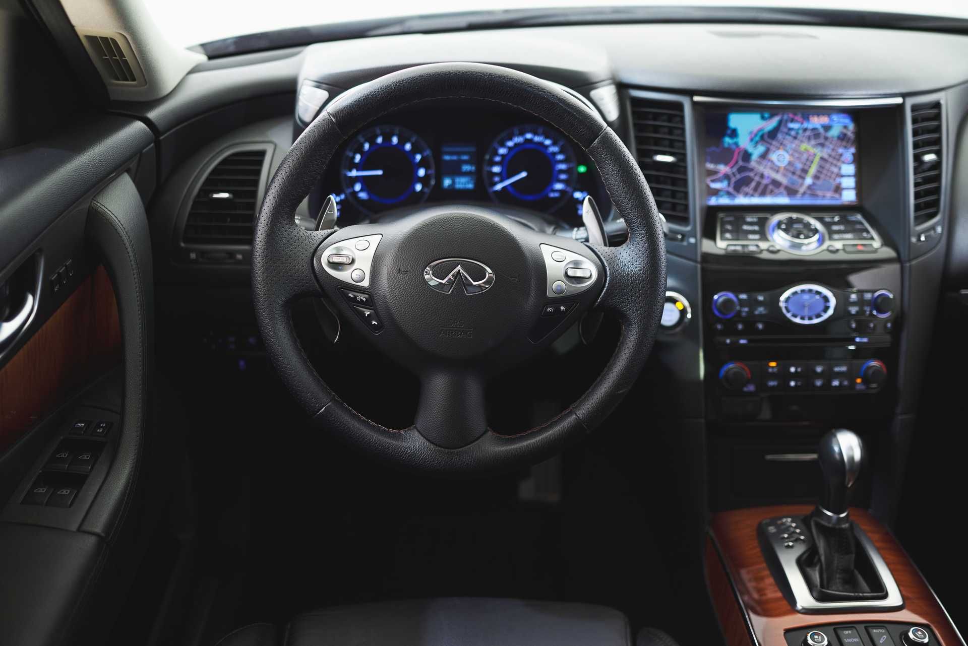 Infiniti QX70 2016 г.в.