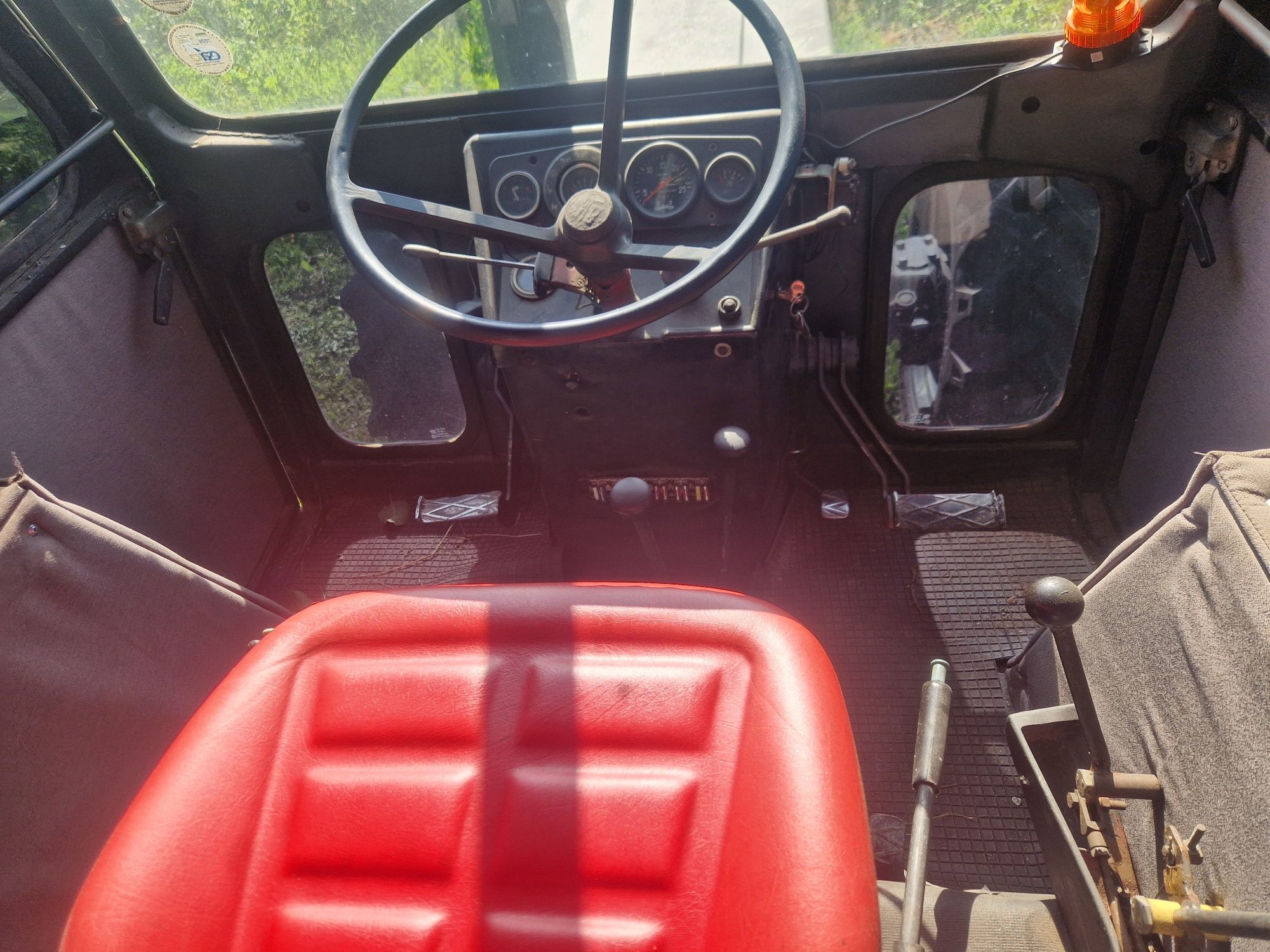 Vând tractor universal DT 10 10