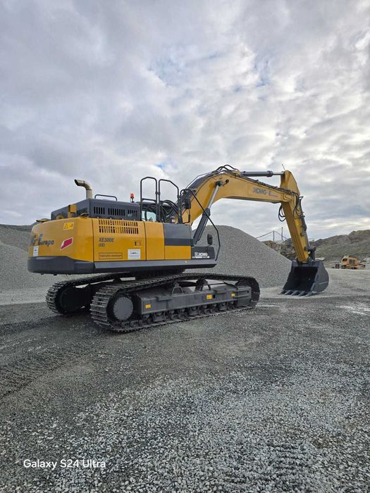 Excavator pe senile XCMG XE300E, 32,5 t, cupa 1.7 m3 [NOU - STOC]
